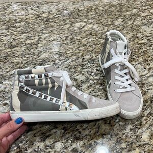 Steve Madden Tracey Sneaker High Top with Camo, Size 9.5